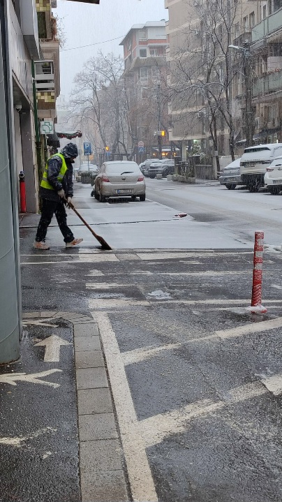 parking-servis-cisti-sneg-sa-prilaza-garazama-i-parkiralistima-1