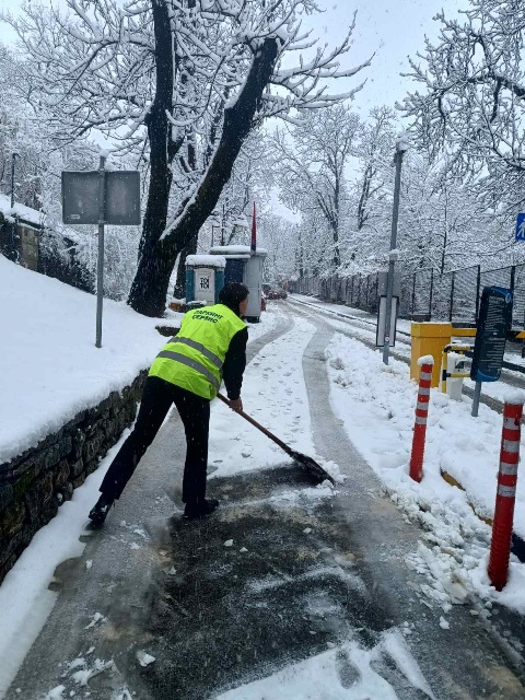 parking-servis-cisti-sneg-sa-prilaza-garazama-i-parkiralistima-4
